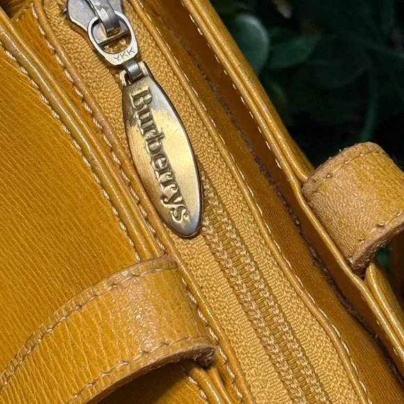 Vintage Burberrys Mustard Leather Satchel – Equestrian Knight - Picture 13 of 16